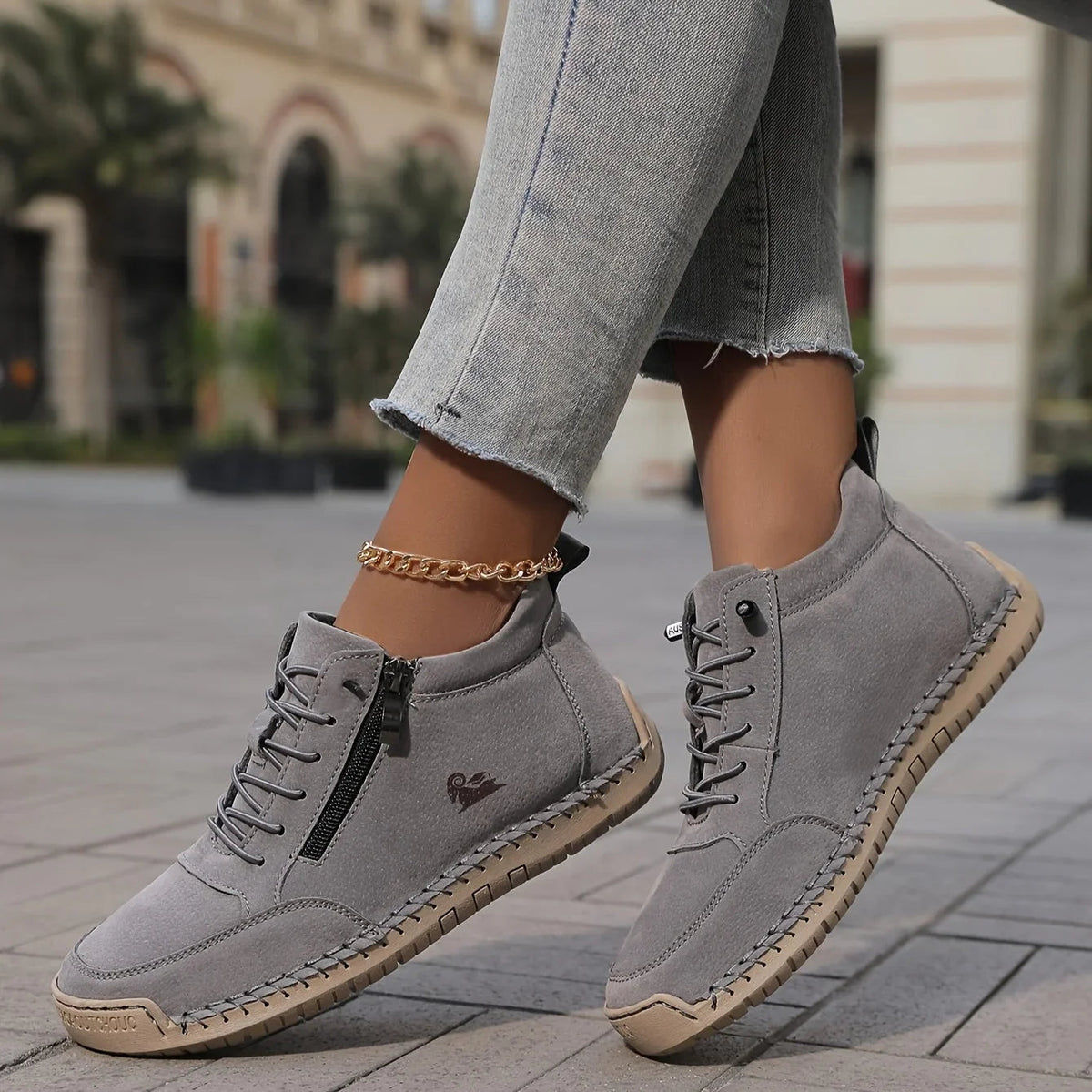 Ada – Khaki